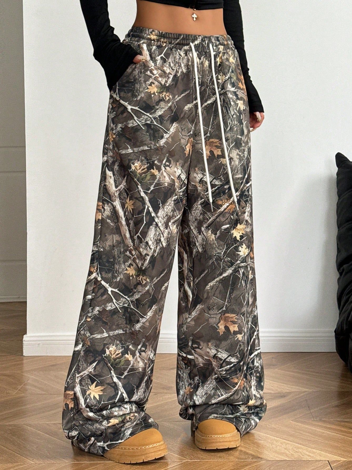 Women's Fashion Casual Elastic Waist Tight Camouflage Printed Wide-leg Pants